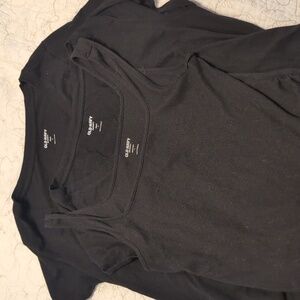 Old Navy maternity shirts bundle - 2 t-shirts, 1 tank top